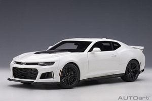 AUTO art 71206 1/18 シボレー カマロ ZL1 2017 （ホワイト）