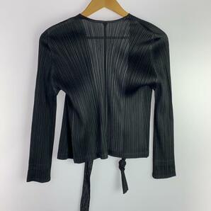 PLEATS PLEASE ISSEY MIYAKE◆カーディガン(薄手)/-/ポリエステル/BLK/無地/PP93-J0505の画像2