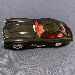 ブラーゴ　1/24 ベンツ300SL