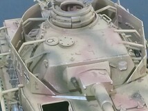 タミヤ 1/35 ドイツ 4号戦車 J型 塗装済み 完成品 ドイツ兵４体とクリアケースが付きます_画像4