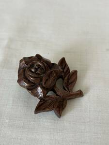  retro wooden tree carving brooch flower * Vintage 