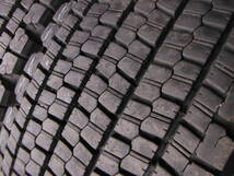 T1892　超バリ山 8本SET価格! 265/70R19.5 140/138J ブリヂストン W900 スタッドレス 再生タイヤ 265/70-19.5 265/70/19.5 更生 リトレッド_画像5