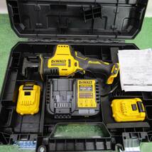 【中古品】DEWALT/デウォルト10.8Vコンパクトレシプロソー『DCS312D2型』●木材90㎜/金属40㎜●10.8V電池2個付_画像1