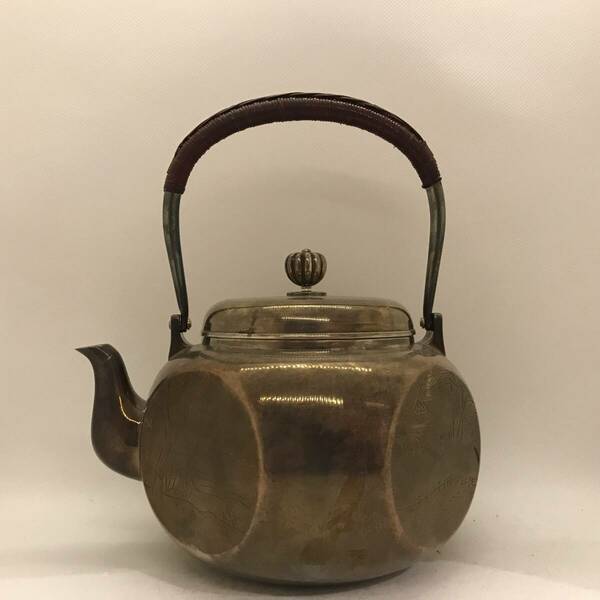 純銀製　四面取湯沸　山水図彫　銀瓶　煎茶道具　時代物　美術品