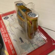 マテル カーズ RACING CENTER CRUZ RAMIREZ CARS ON THE ROAD レーシング センター クルーズ ラミレス 51 ミニカー MATTEL 金 ゴールド_画像5