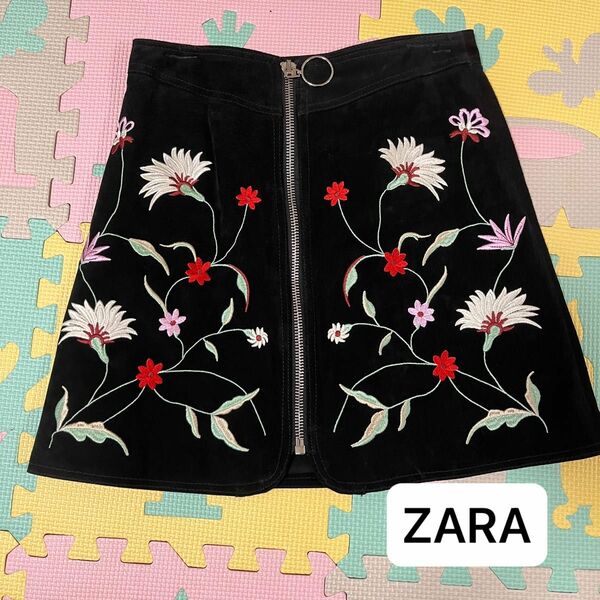 ZARA 刺繍スカート