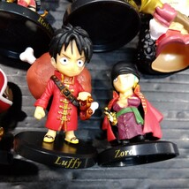 大量まとめて バンダイ ワンピース ONE PIECE フィギュア 指人形 ソフビ 缶 ケース ワンピースフィルム Z ルフィ サンジ ゾロ 他_画像2