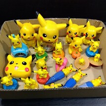 ピカチュウ大量まとめて 現状品 ポケモン Pokmon ポケットモンスター マクドナルド ハッピーセットおまけなど 時計 首振りフィギュア_画像1