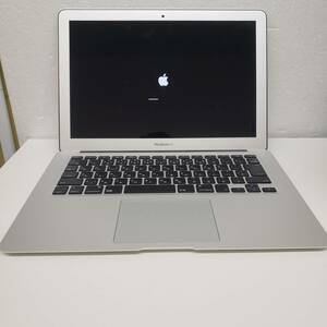 【C-23822】ノートパソコン Apple アップル MacBook Air 2015 A1466 シルバー メモリ8GB SSD256GB 13.3インチ 通電確認済み