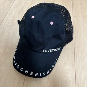 美品　1回着用　ラブトキ　LOVETOXIC キャップ 黒 帽子　