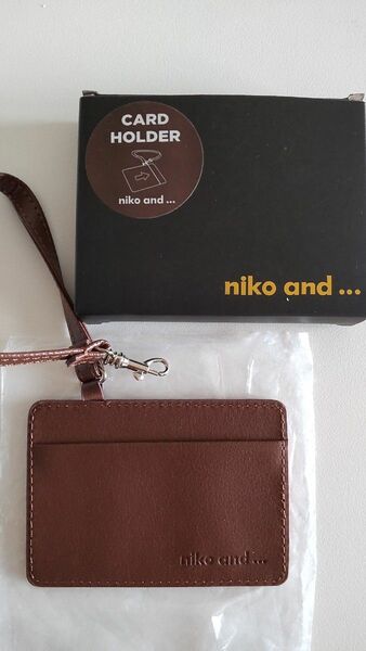 niko and…カードホルダー ブラウン