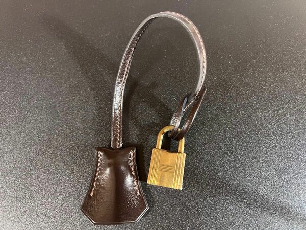 HERMES エルメス クロシェット　カデナ　鍵