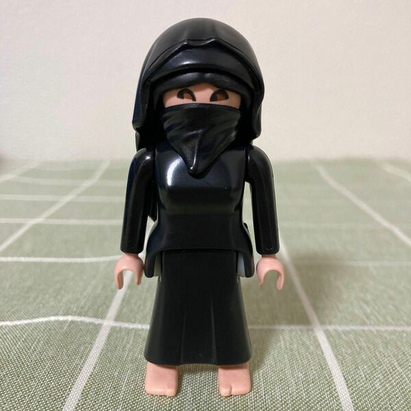 プレイモービル　playmobil 黒装束の女性　ヒジャブ　ニカブ