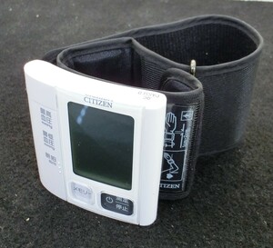 TS240301..　シチズン　CHWM541　手首式血圧計　2023年製　自動電子血圧計