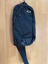 OAKLEYショルダーバック　ブラック中古_画像1