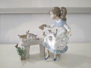 B80　LLADRO　リヤドロ　陶磁器　人形　女の子　猫　置物　工芸品　西洋陶磁