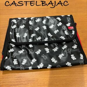 CASTELBAJAC マルチケース　テディベア柄