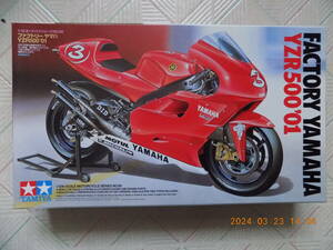 FACTORY YAMAHA YZR500'01 (TAMIYA 1/12th SCALE MOTORCYCLE SERIES NO.88 ) 