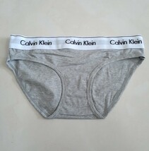 Sサイズ　カルバンクライン　ブラ&ショーツセット　上下セット　グレー　下着 Calvin klein CK 新品未使用_画像6