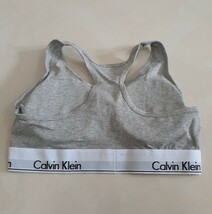 Mサイズ　カルバンクライン　スポーツブラセット　上下セット　グレー　下着 Calvin klein CK 新品未使用_画像4