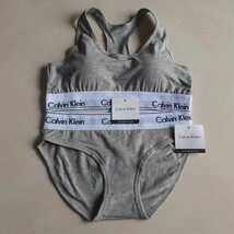 Sサイズ　カルバンクライン　スポーツブラセット　上下セット　グレー　下着 Calvin klein CK 新品未使用_画像2