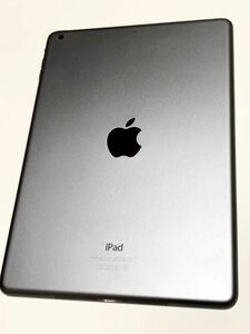 【RG-9】状態良好☆通電NGジャンク☆Apple アップル iPad Air スペースグレイ A1474 液晶保護フィルム付き/ネコポス230円