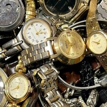 腕時計 100点以上 4.5㎏ 大量 まとめ売り ジャンク扱い SEIKO CITIZEN GRUEN ELGIN BULOVA WALTHAM LORUS Swatch 他 まとめて Watch R05_画像2