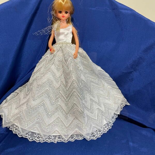 ジェニー人形手作りドレス　ペチコート付き