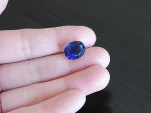 現品限り★鑑別付　お手本のロイヤルブルー　サファイア　約7.5ct　ルース　リングやペンダントに！　合成コランダム