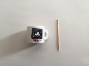 ★汚れあり　ディズニー　ミニマグカップ　ミッキーマウス　陶磁器製　yujin