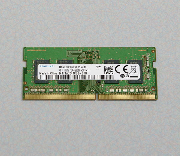 ☆SAMSUNG　4GBメモリー/PC4-21300/DDR4-2666[647]