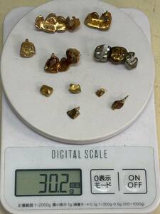 (A2138)　？金パラなど？　歯科スクラップ金属　30g　？金歯？銀歯？歯科用金属及び歯科技工士学習用金属