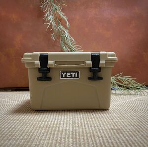 YETI風クーラーボックス型ミニケース