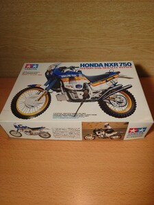 タミヤ　1/12 　HONDA　NXR 750 　86‘ パリダカ優勝車　　TAMIYA