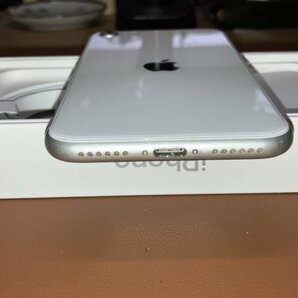 美品！ iPhoneSE (第2世代) 64GB ホワイト 箱付 欠品なし A2296 MHGQ3J/A ①の画像9