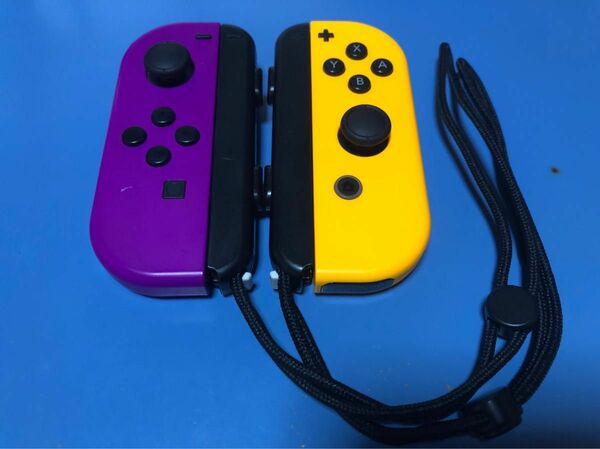 【中古】Nintendo Switch Joy-Con(ジョイコン) ネオンパープル&ネオンオレンジ (スティック交換済)