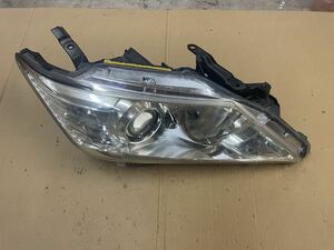 トヨタ純正 AVV50 カムリ 前期 HID ヘッドライト 右側 KOITO 33-150/81145-33850 刻印4 (N315)