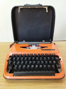 BROTHER YOUNG ELITE typewriter antique retro brother Brother Showa Retro Brother Young Elite operation not yet verification 