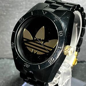 adidas アディダス SANTIAGO サンティアゴ ADH2798 メンズ 腕時計 アナログ クオ―ツ 3針 ブラック×ゴールド ラウンド 新品電池交換済みの画像2