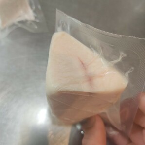 ●馬刺し 生食用 コウネ脂 たてがみ刺し 500g 70g-130g 外国産 冷凍品 こうね タテガミ 関東送料800円〜の画像7