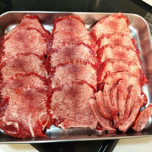 ●牛タン元ブロック 約642g前後 1本 冷凍品 焼肉 厚切り BBQ ステーキ しゃぶしゃぶ 送料関東800円〜の画像3