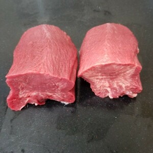 ●オーストラリア産　牛タン中　ブロック　1kg　冷凍品　煮込み 焼き肉 BBQ 関東送料800円〜