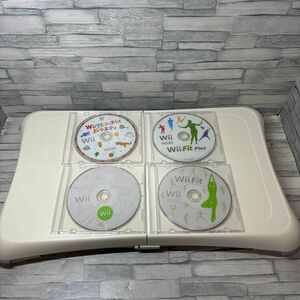 【Wii】 Wiiリモコンプラス バラエティパック　はじめてのWii Wii fit Plus 4本セット　バランスWiiボード付