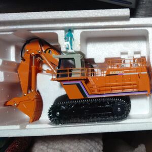 日立建機　HITACHI EX1800 日立Giant Excavator 1/60　ミニチュア