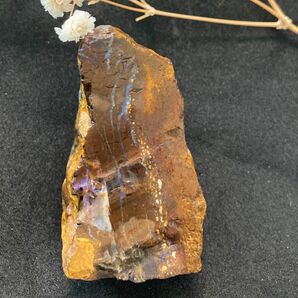 オパール　ボルダーオパール　原石　標本　鉱物　オーストラリア　フローライト
