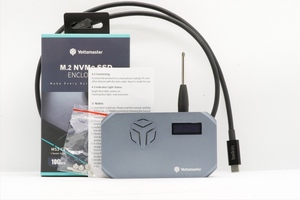 Yottamaster NVMe M.2 SSDケース 冷却ファン搭載 温度表示LED USB3.1 Gen2 10Gbps高速 Belkin USB-C ケーブルつき