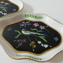 リン・チェイス ジャガージャングル オウム柄 プレート 2枚 新品 Lynn Chase Amazonian Jaguar Jungle 24k Gold Tray Dish Bird Parrot Set_画像3