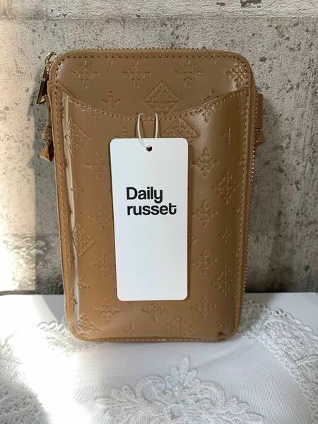 Daily russet デイリー ラシット フェイクレザー エンボスショルダーウォレット 未使用　