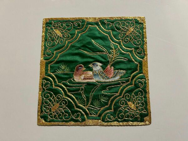 骨董　アンティーク　中国刺繍　鳥　刺繍　おしどり　オシドリ　金雲 GOLDEN CLOUD 布　古布