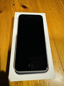 美品　個人出品　SIMフリー iPhoneSE2 128GB White シムフリー アイフォンSE 2 第二世代 第2世代 ホワイト 白 アップルストア購　84%